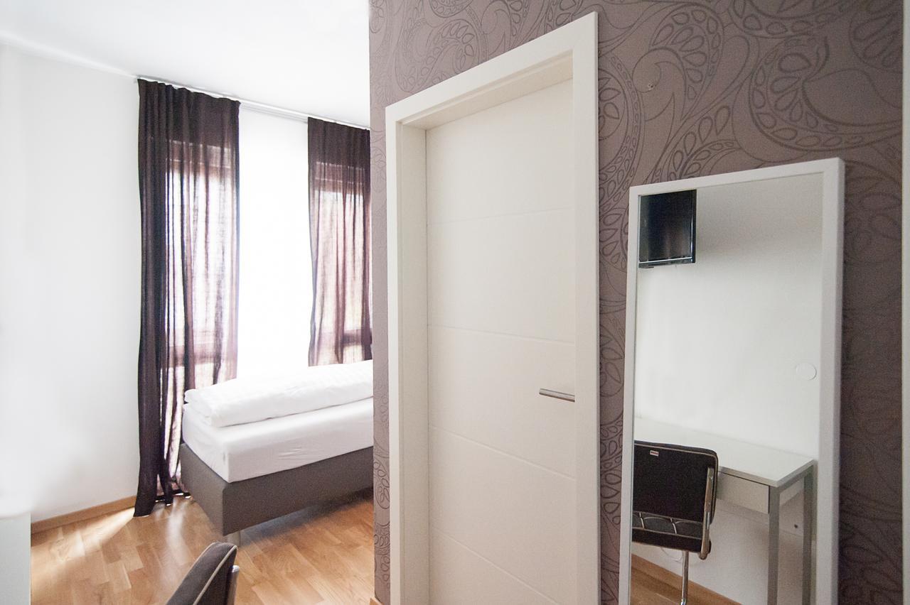 Hotel Apartment Am Arbach Eningen unter Achalm الغرفة الصورة