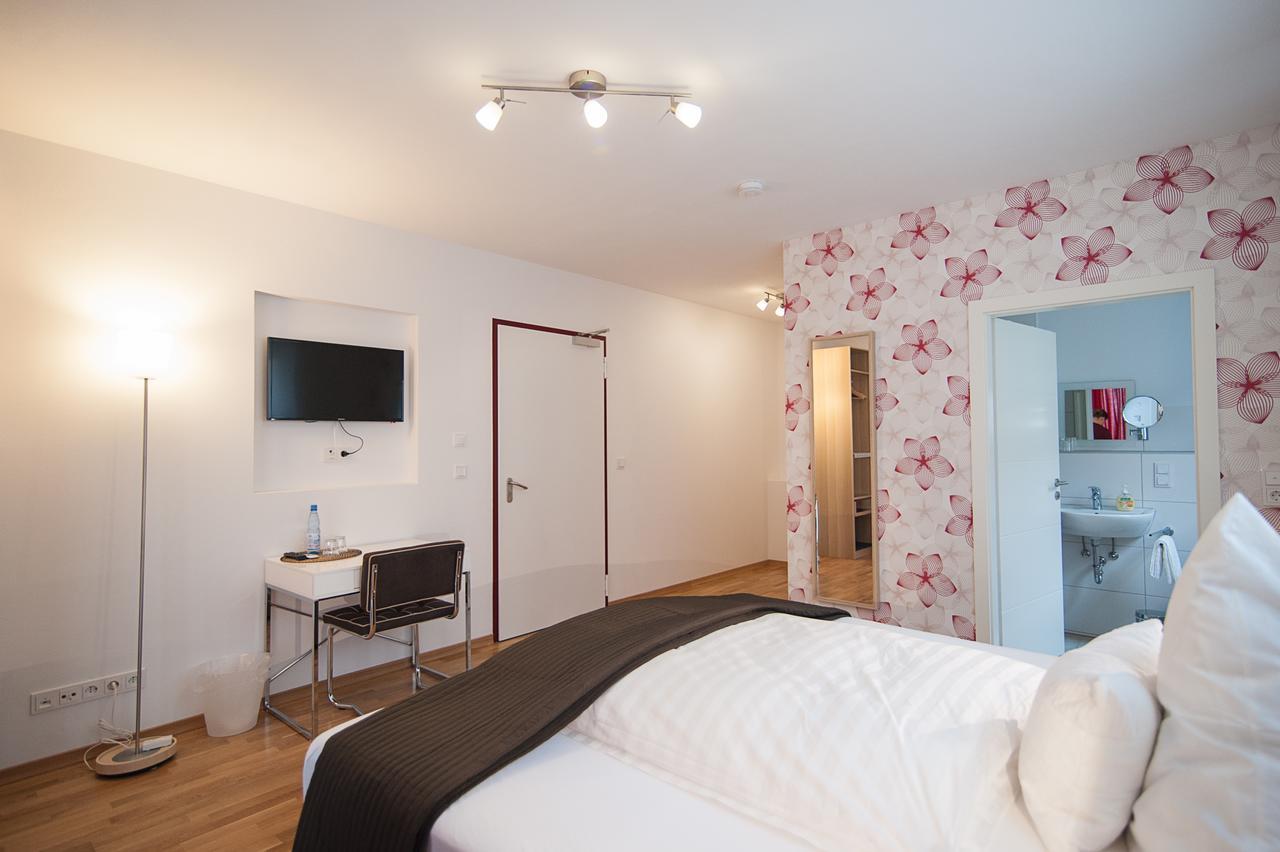 Hotel Apartment Am Arbach Eningen unter Achalm الغرفة الصورة